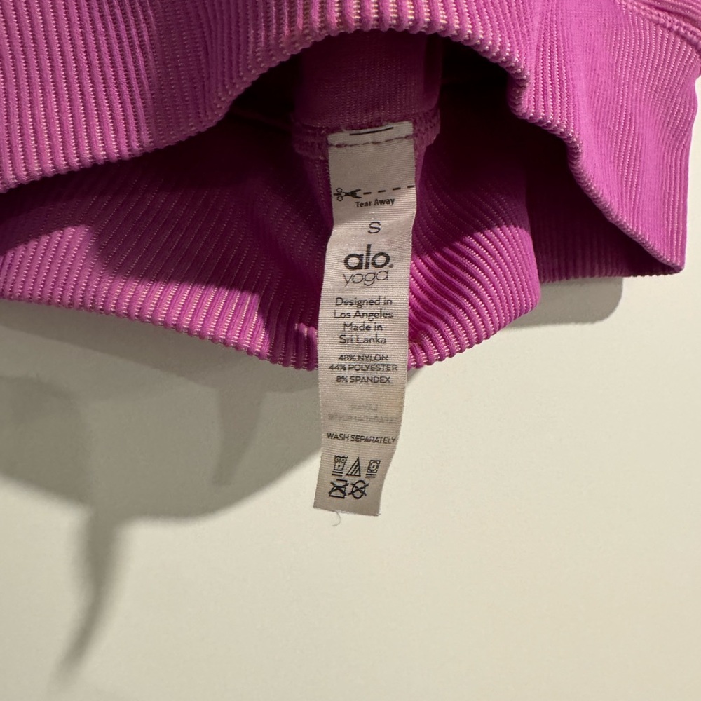 Purple Ribbed Crop Top - Picture 3 of 3